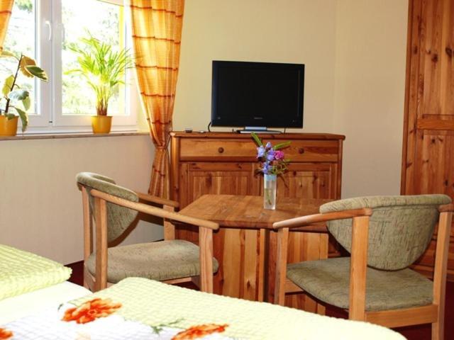 Landhotel Zum Honigdieb Ribnitz-Damgarten Room photo