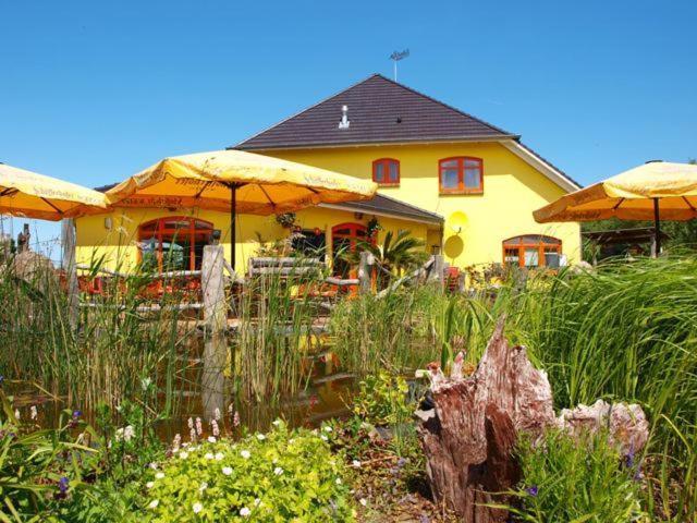 Landhotel Zum Honigdieb Ribnitz-Damgarten Exterior photo